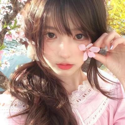 三个摩登女性